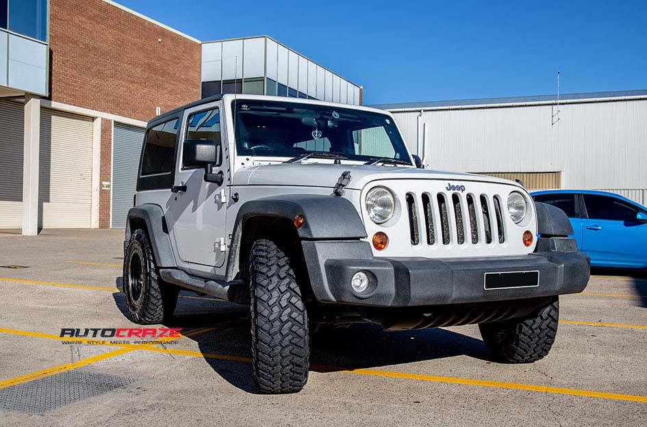 JEEP WRANGLER ANZA MATTE BLACK WITH ANTHRACITE RING